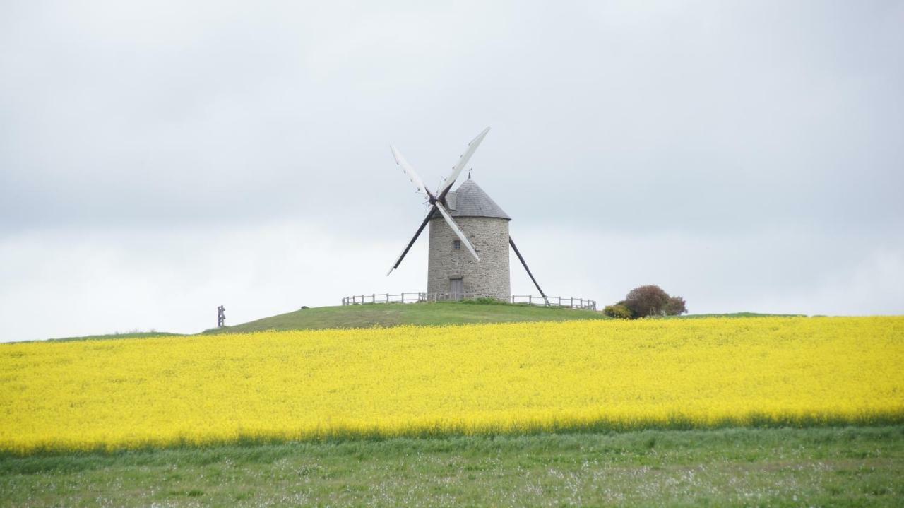 Bed and Breakfast Les Colombes De La Baie Du Mont Saint-Michel Aucey-la-Plaine Exterior foto