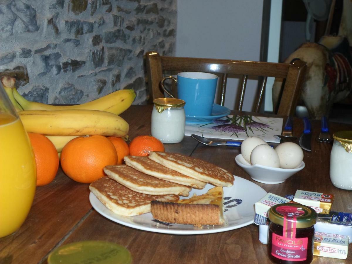 Bed and Breakfast Les Colombes De La Baie Du Mont Saint-Michel Aucey-la-Plaine Exterior foto